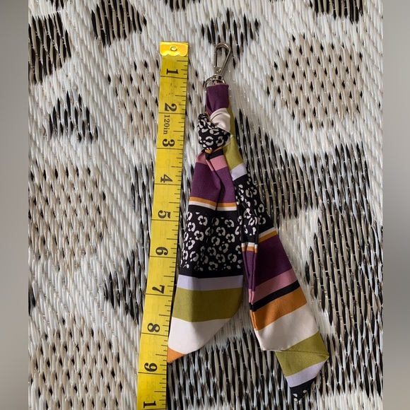 Multicolor Patterned Purse Scarf - Picture 3 of 3